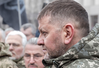 Politička bomba u Ukrajini: Zalužni spreman da izazove Zelenskog na izborima