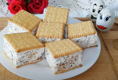 SLADOLED KOCKE gotove za 10 minuta: Kraljica letnjih poslastica koja osvežava, topi se u ustima i oduševljava i decu i odrasle – lepše od klasičnog sladoleda
