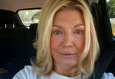Suzana Mančić bez šminke kao devojčica! "Loto devojka" na pragu osme decenije, a nikada bolje nije izgledala, komplimenti se samo nižu