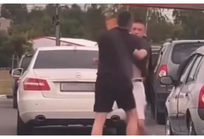 "Putine, šta se dešava?!" Haos na pumpama širom Rusije: Ljudi satima čekaju u redovima, potežu se noževi (VIDEO)