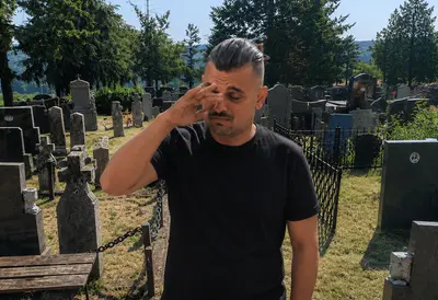 Ispoštovan stari srpski običaj pred sahranu oca Bore Santane: Scena izazvala gorke jecaje