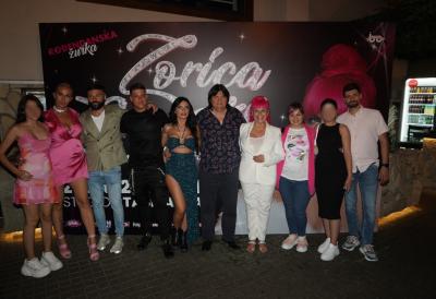 Ko je uz Zoricu Brunclik nakon operacije? Sigurno niste znali koliko pevačica ima dece i unuka