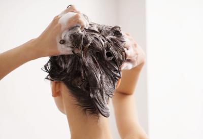 Žene širom sveta poludele za OVOM BOJOM KOSE: Za sve je kriva serija koja je nametnula NOVI TREND!