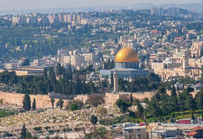 (FOTO) Deo rakete pao kod Hrama Vaskrsenja Hristovog: Povređena jedna osoba pored najveće hrišćanske svetinje