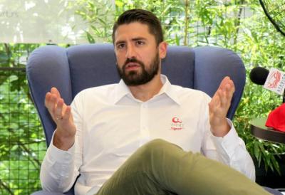 Dobro poznato lice stiže na televiziju - Nikola Rađen se zaposlio kao voditelj, evo koga će ugostiti u svojoj emisiji