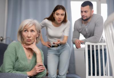 SVEKRVA JOJ SE NA SVADBI POJAVILA U VENČANICI, ali ono što je upisala u knjigu gostiju je kap koja je prelila čašu