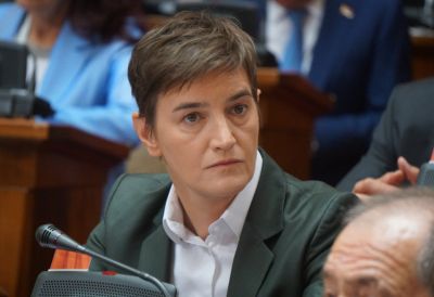 "ŠOLAKOVI MEDIJI LAŽIMA OBMANJUJU JAVNOST" Brnabić iznela primere: Svaka istina je za njih "targetiranje" zato što ruši mit o njima kao profesionalnim medijima