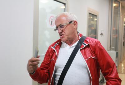 Era Ojadnić bio intiman sa muškarcem: Sada u vezi sa devojkom mlađom čak 43 godine - Izneo šokantne intimne detalje