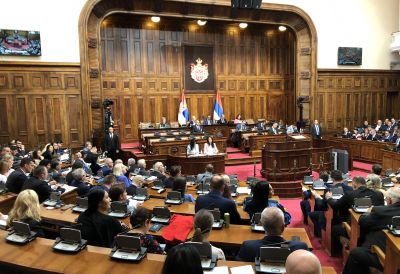 Uvode se VELIKE PROMENE za đake: Skupština Srbije usvojila radikalne dopune, a jedna se tiče i CENE UDŽBENIKA