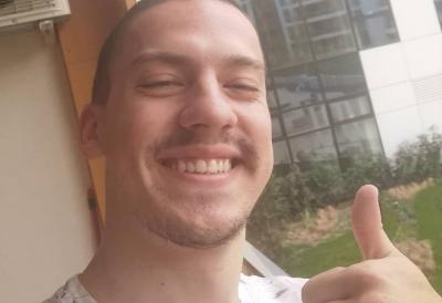 Društvene mreže se usijale: Baka Prase uslikan u prisnom zagrljaju sa atraktivnom sprskom glumicom