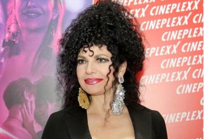 Naša glumica U 63. GODINI IZGLEDA DVE DECENIJE MLAĐE - Otkrila kako se neguje, ništa nije operisala: "Tu je i genetika"