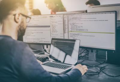 Tehnološki gigant otpušta hiljade radnika: Čuvena firma koja posluje u Srbiji prelazi na AI