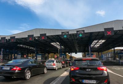Evo kakvo je stanje na graničnim prelazima i putevima: AMSS i JP "Putevi Srbije" imaju obaveštenje