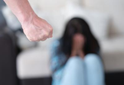 Trećina žena u EU doživela nasilje, a većina incidenata nije prijavljena "Države članice imaju jasne obaveze da spreče zlostavljanje i zaštite žrtve"