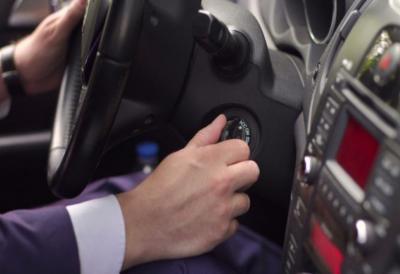 Prevaranti v Beogradu tarča z novimi triki, osredotočeni na zadnja vrata vozil