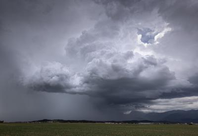 Crna gora pod CRVENIM meteo alarmom: Stiže stravično nevreme sa pljuskovima, jak vetar a u ovim delovima i snažan sneg