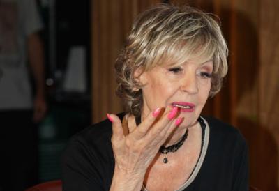 Lepa Lukić progovorila o snimanju filma - pevačica priznala da će progovoriti o svojim najmračnijim tajnama: Evo ko će je glumiti