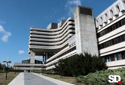 Dete (3) hitno operisano na VMA: Igralo se nožem, pa povredilo oko