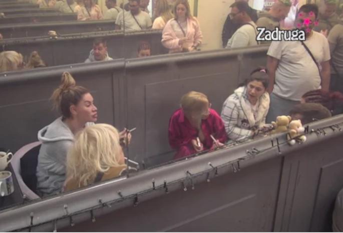 Ana Ćurčić, Milica Veselinović