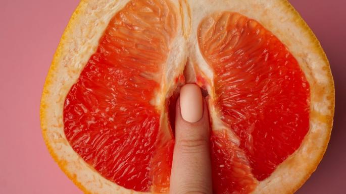 krevet, ljubav, seks, odnosi, muškarac, žena, poza, kondom, veš, rublje, gaćicde, brus, brushalter, ispovest