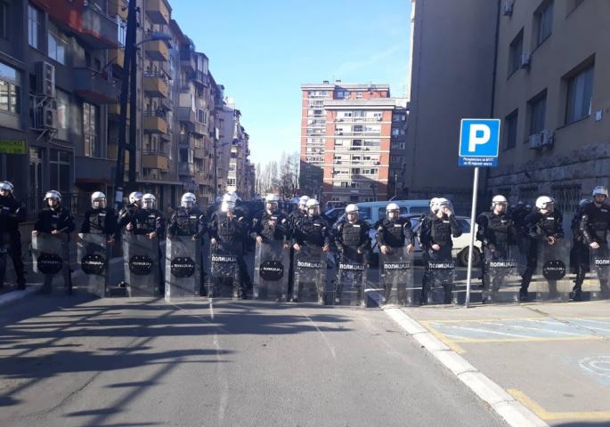 policija na demonstracijama