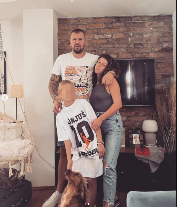 Janjuš sa porodicom