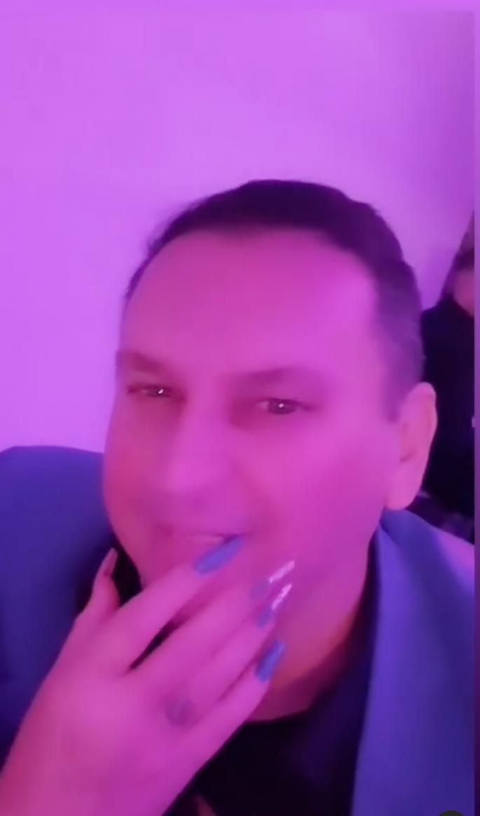 taki-sa-mla-om-devojkom