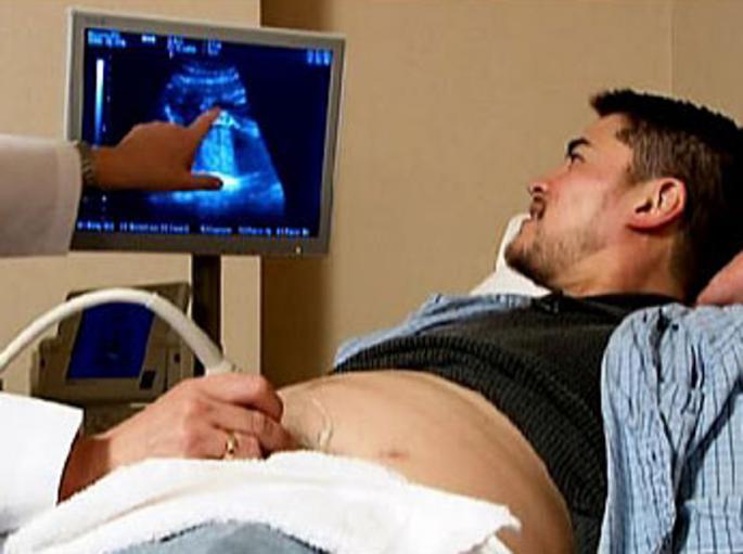 muškarac na ultrazvuku