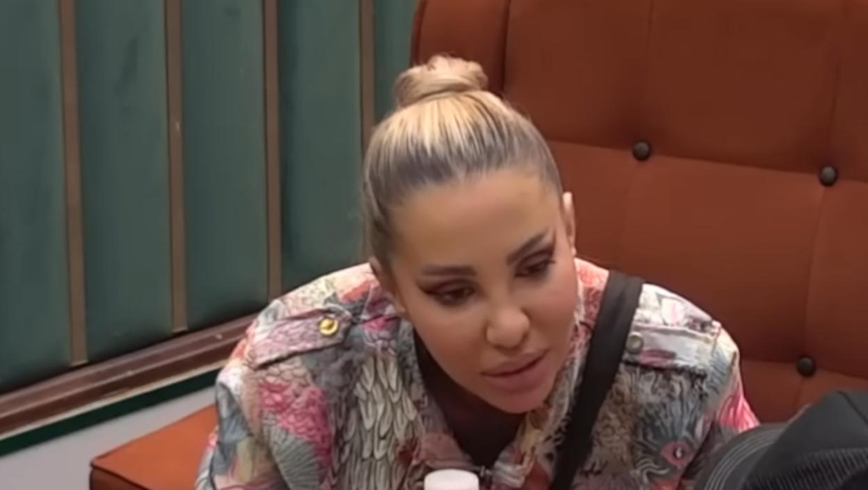 Slagala i Drvo i naciju a na kraju i SAMU SEBE - Nakon što se vratila u kuću uradila prvo OVO