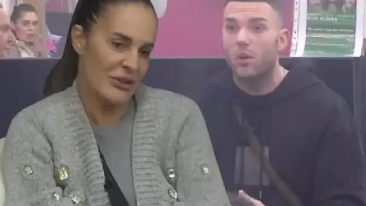 Anđelo rešio da krene u akciju: Skinuo se pred Kačavendom - njena reakcija zapanjila ukućane (VIDEO)