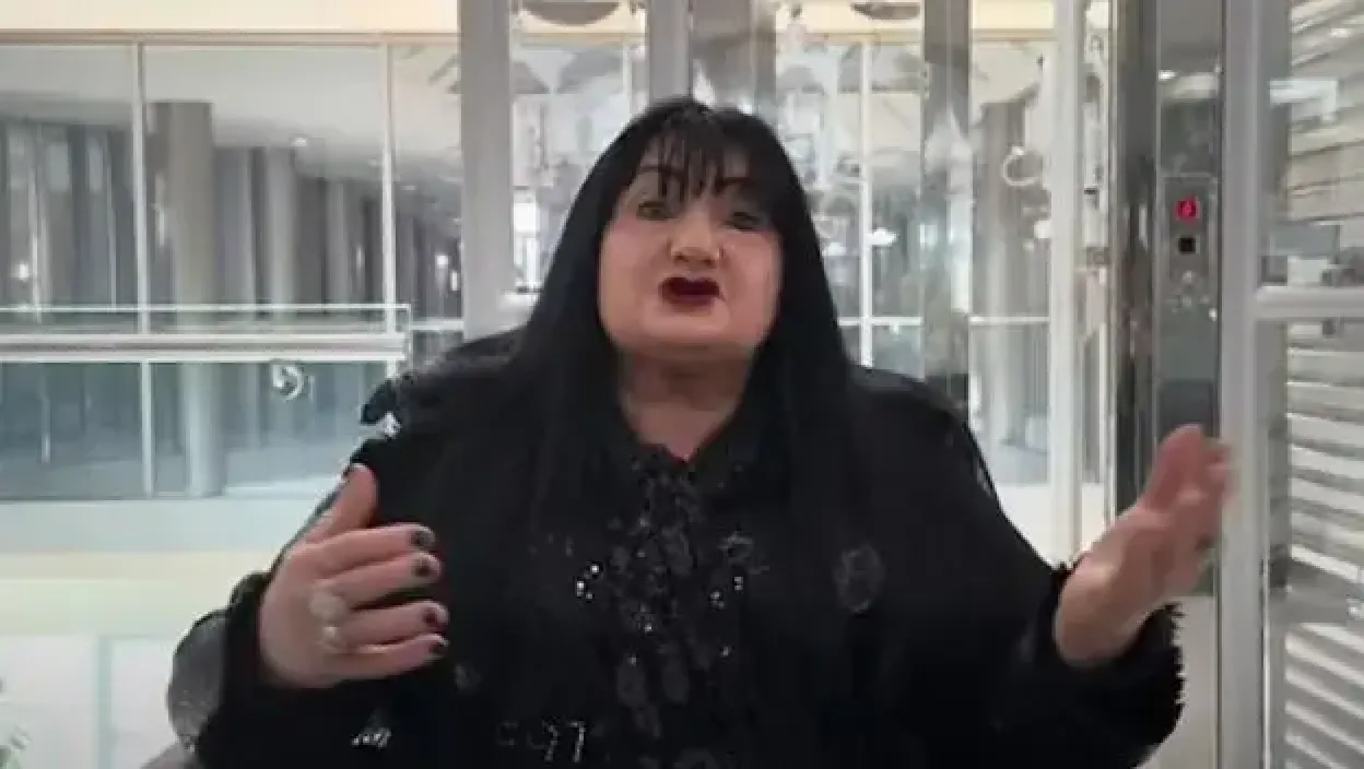 Povratak velike ljubavi: Milosava Pravilović uhvaćena u zagrljaju voljenog - ne skida osmeh s lica (VIDEO)