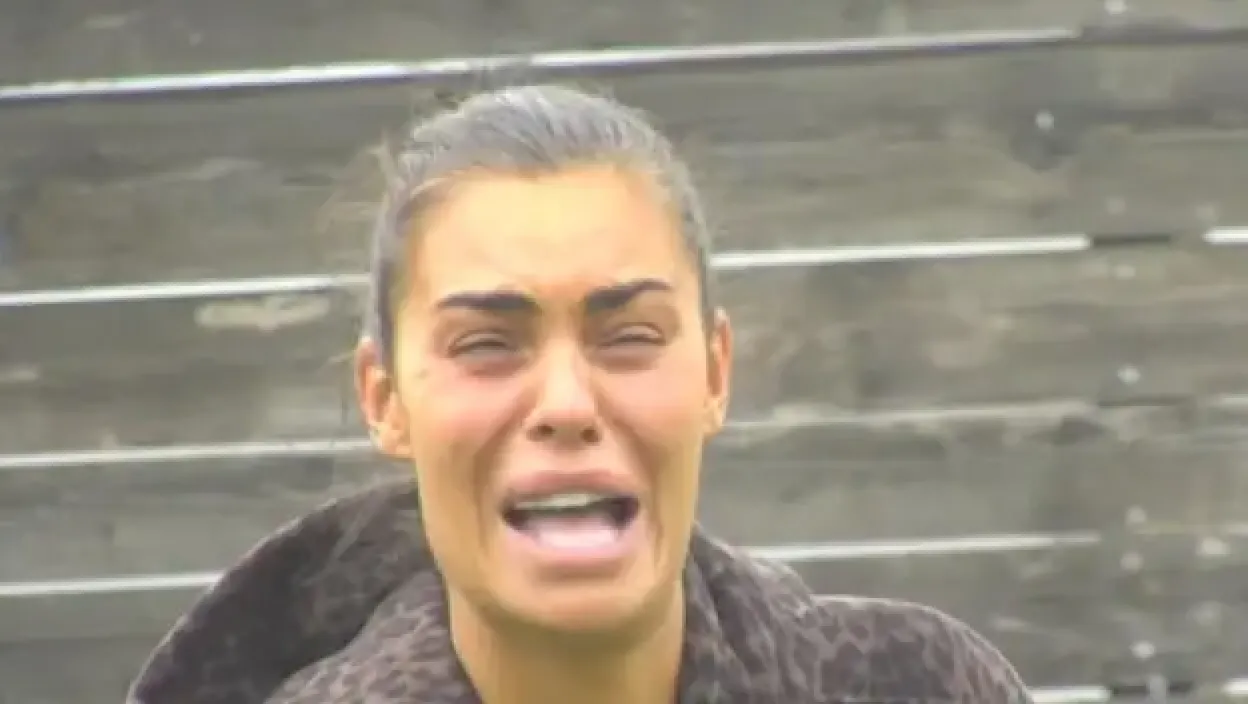 Mina Vrbaški pobegla iz "Elite": Nakon haosa sa Viktorom donela odluku koju niko nije očekivao - isplivao snimak njenog bega (VIDEO)