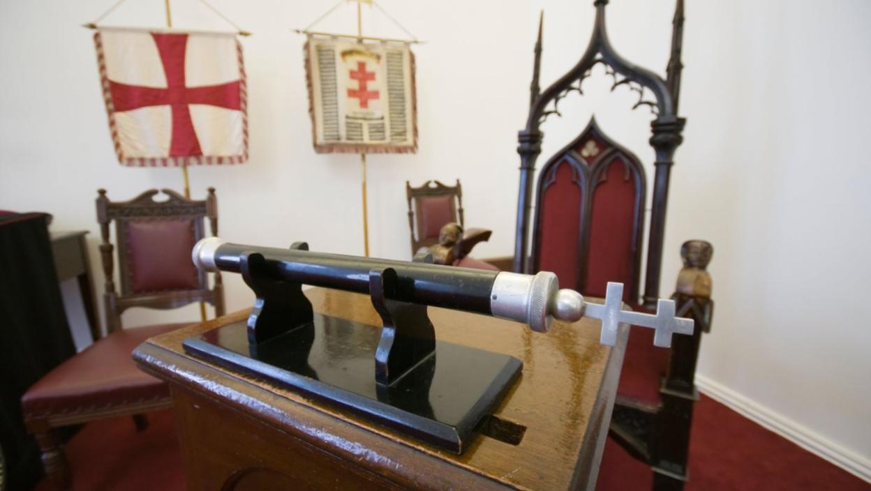 DA LI STE ZNALI DA U SRBIJI POSTOJI RED TEMPLARA? Oni su naslednici ...