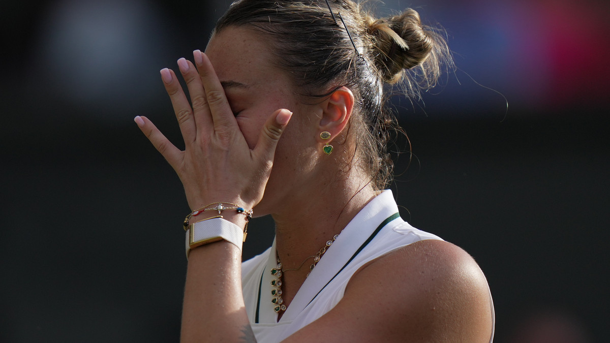 ODRŽALA JOJ ČAS TENISA: Osaka eliminisala Sabalenku sa Vimbldona