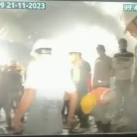 zarobljeni radnici u tunelu u Indiji