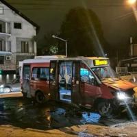 sudar automobila i minibusa