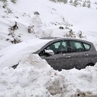 Auto u snegu