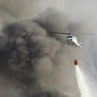 Helikopter gasi požar u bloku 70