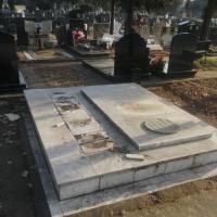 Unišrten spomenik na Bežanijskom groblju