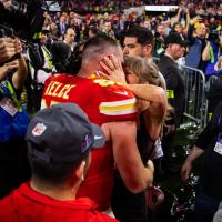 Trevis Kelsi i Tejlor Svift