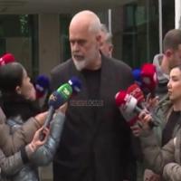 Edi Rama gura novinarku