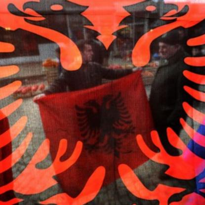 Albanska zastava, Albanija